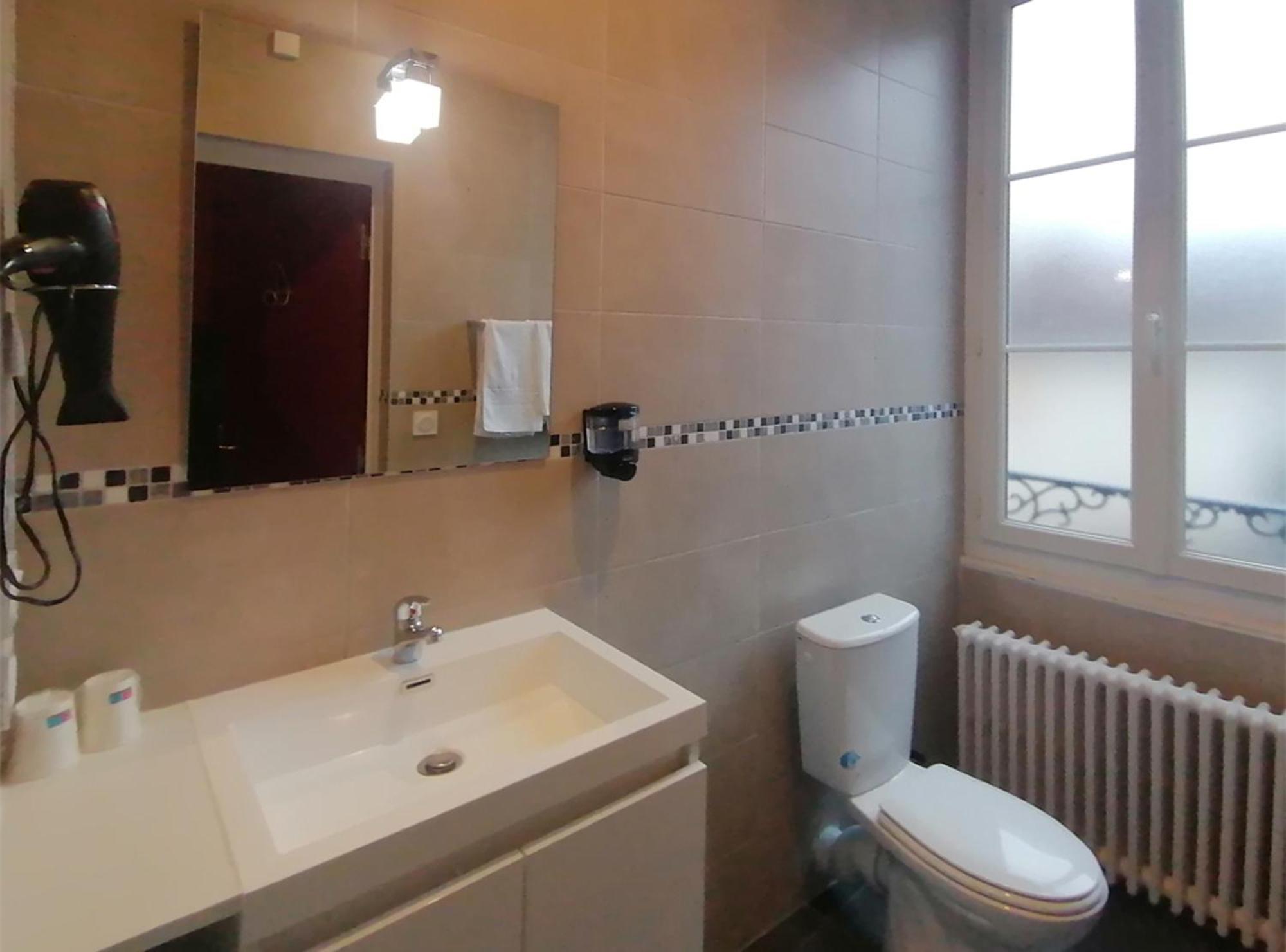Hotel Le Dormeux Mehun-sur-Yevre Dış mekan fotoğraf