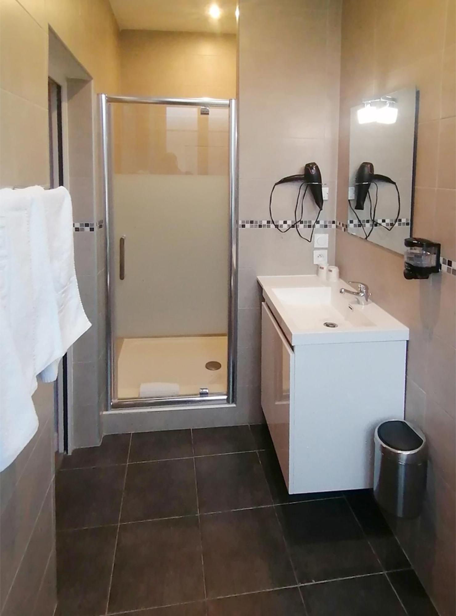 Hotel Le Dormeux Mehun-sur-Yevre Dış mekan fotoğraf